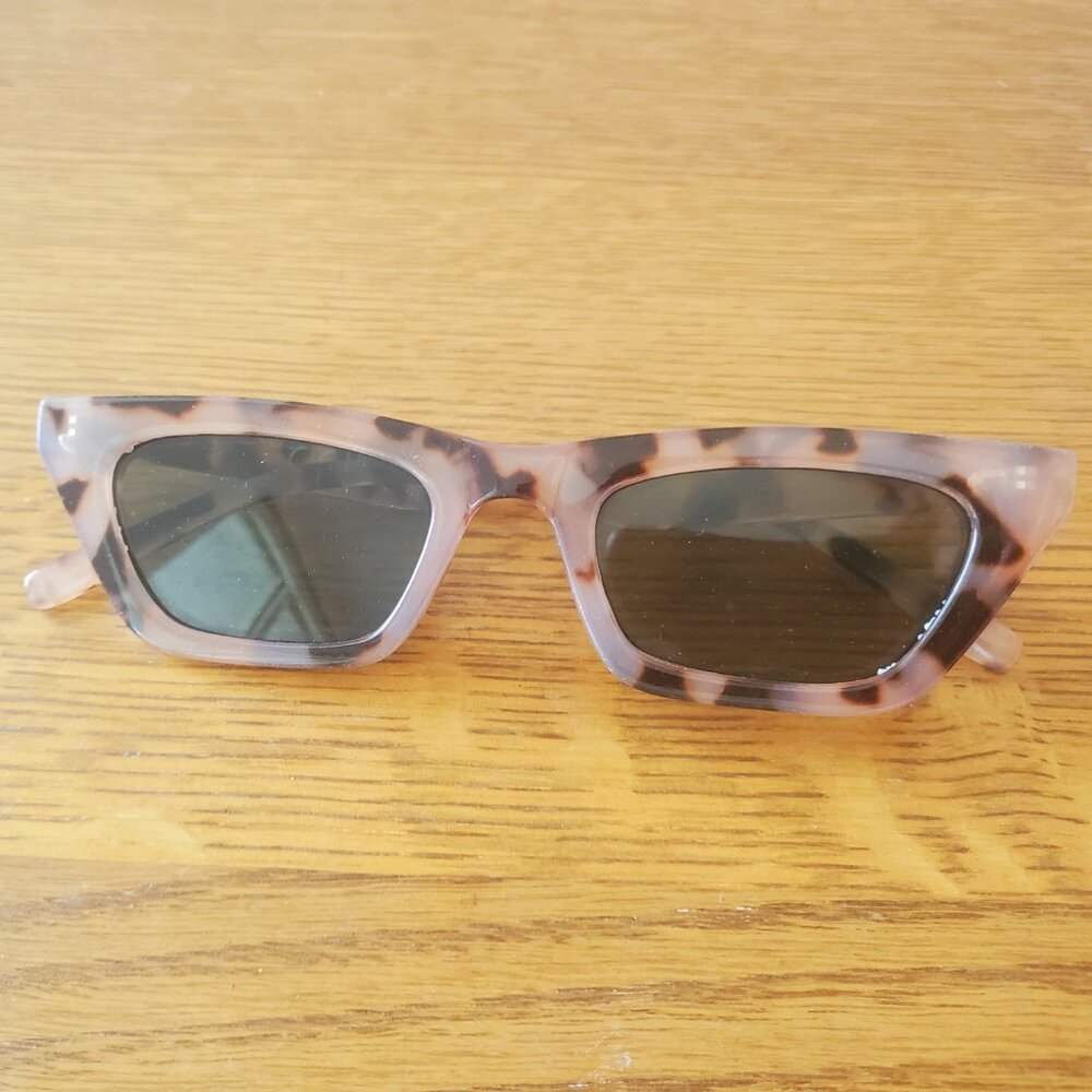 Leopard Print Sunglasses - Picture 3 of 5